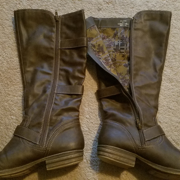 boots - Picture 3 of 6